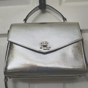 Lauren‎ Ralph LaurenSilver Satchel with Structured Shape and Flap Closure. (B1)
